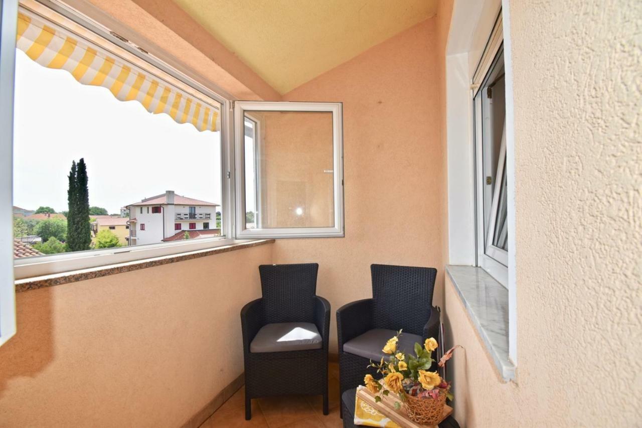 Comfortable Apartment Near The Hidrobaza Beach Štinjan Exteriör bild