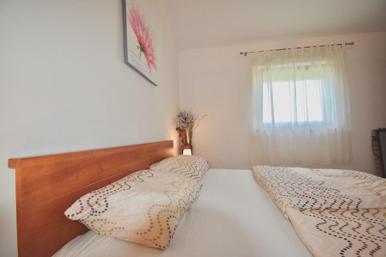 Comfortable Apartment Near The Hidrobaza Beach Štinjan Exteriör bild